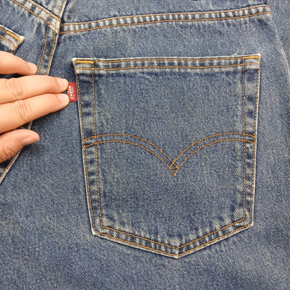 Vintage Levis 570 Baggy Fit Jeans Mens 33x34 Blue Denim High Rise 90s 570-4886